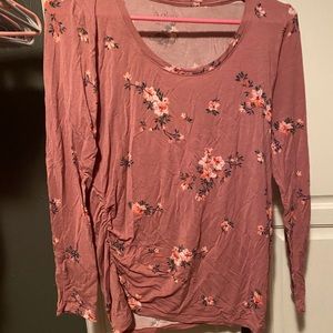 Long sleeve fitted low neck maternity tee